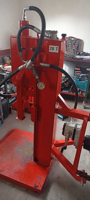 Vendo rachador 20T trator