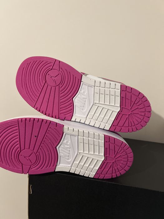 Jordan 1 mid rm easy on 40