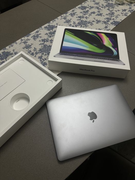 MacBook Pro M2 2022 13’ 8GB 256GB