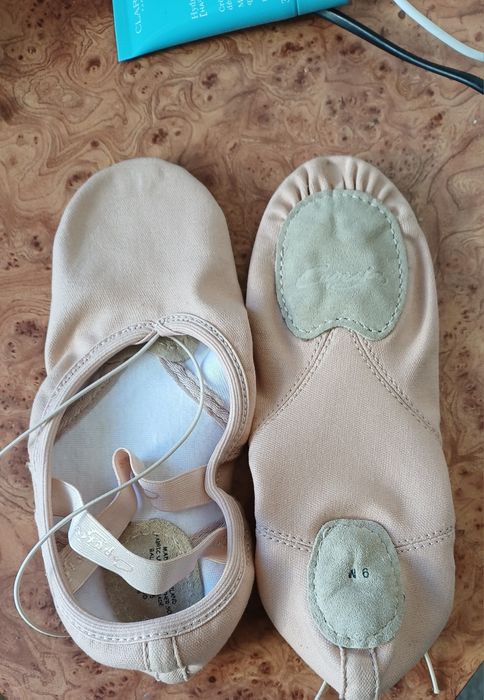 Чешки , балетки  " Сареsio" для танців