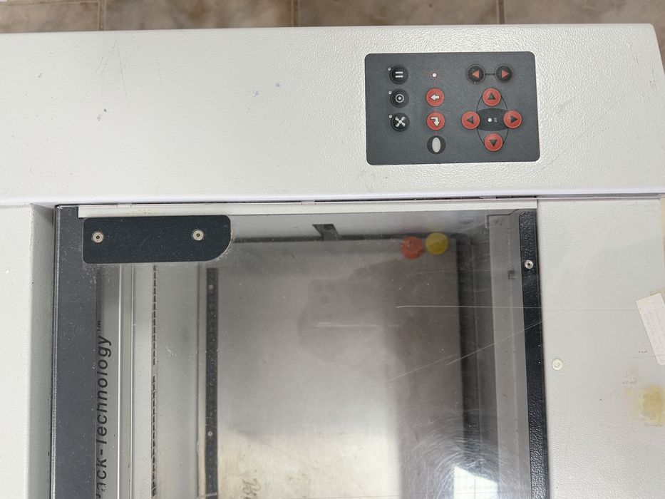 Trotec Speedy 100R 75W – Máquina Laser Profissional