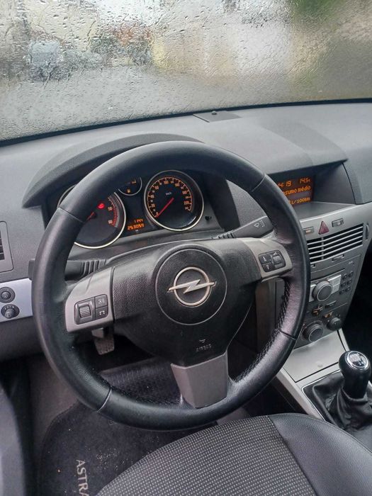 Opel Astra H 1.9 CDTI