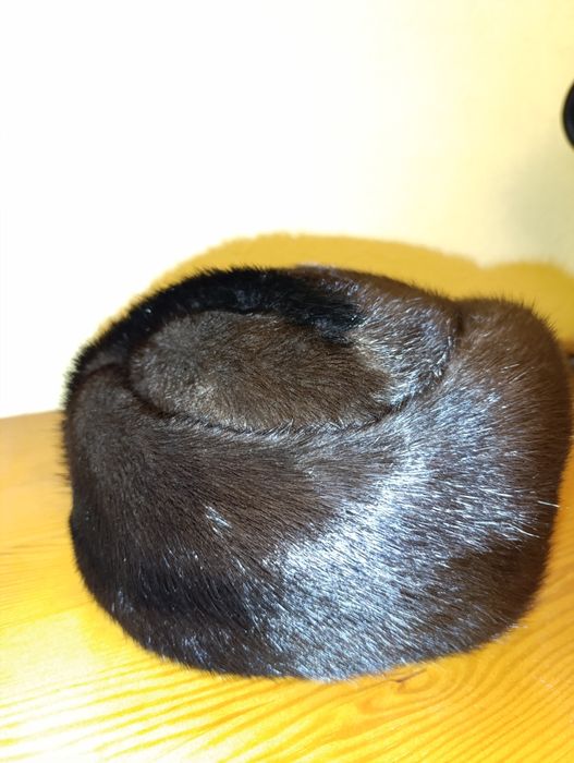 Норкова шапка жіноча