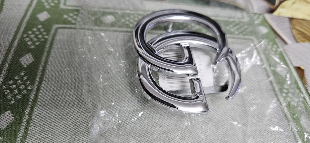 Klamra Gucci piękna srebrny połysk
