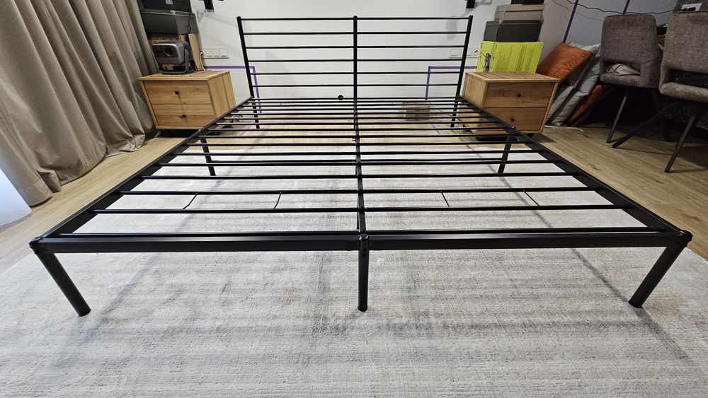 Łóżko metalowe 180x200  ze stelażem