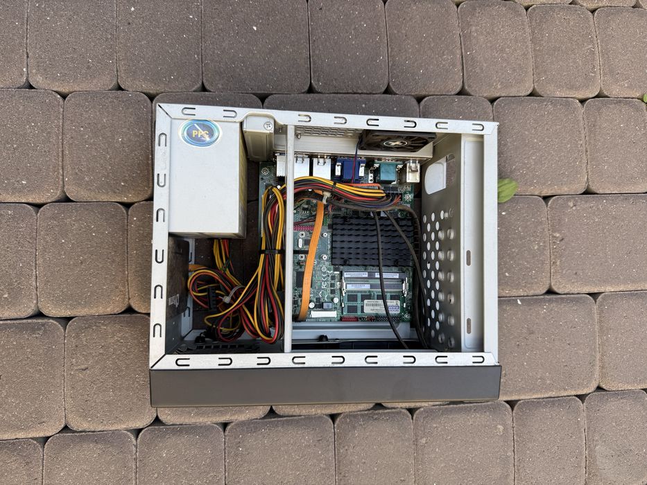 ТЕРМІНОВО! Неттоп ПК Intel Atom D2500 / 2GB RAM / SSD 64GB / COM-порти