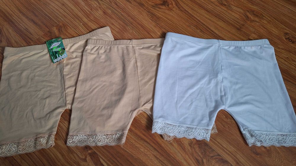 Spódnica,  spodenki, bluzka biała  ecru.