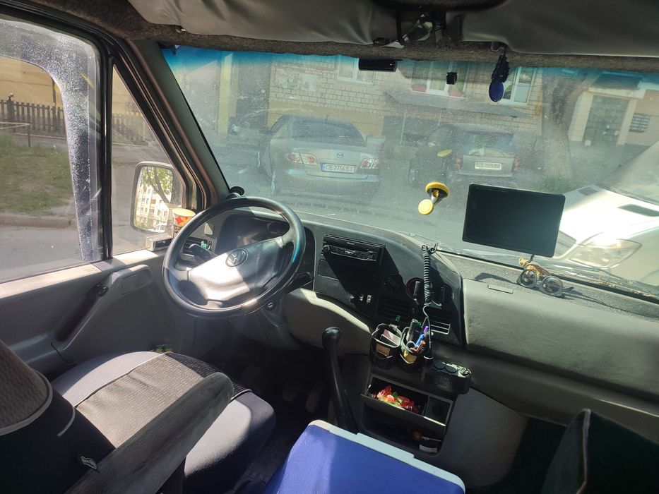 Лт35 2.8 ТД  груз.пасажір 8 + 1   .3.5  тон. Самий простий  без єлектр