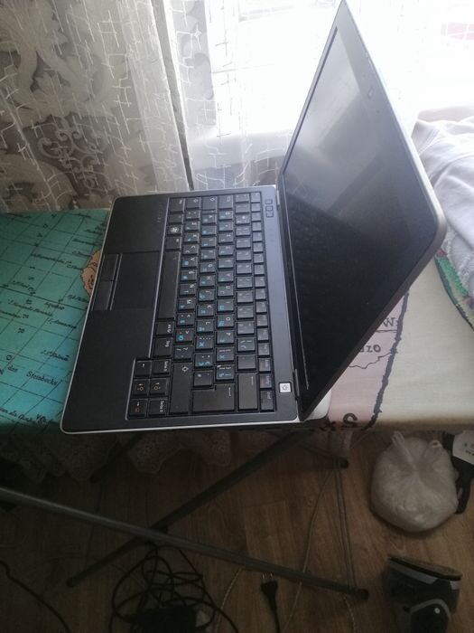 Ноутбук DELL E6220