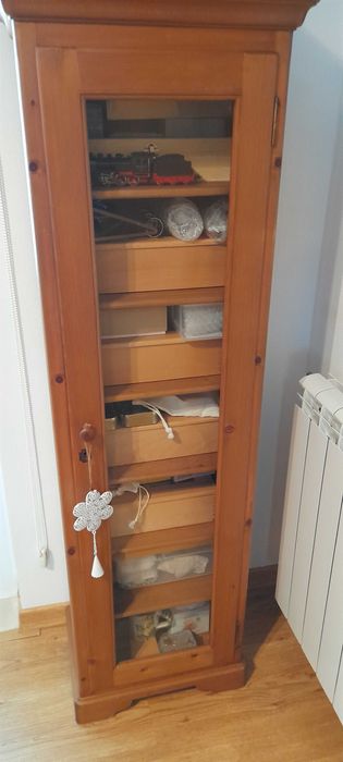 Vitrine 6 prateleiras em madeira casquinha