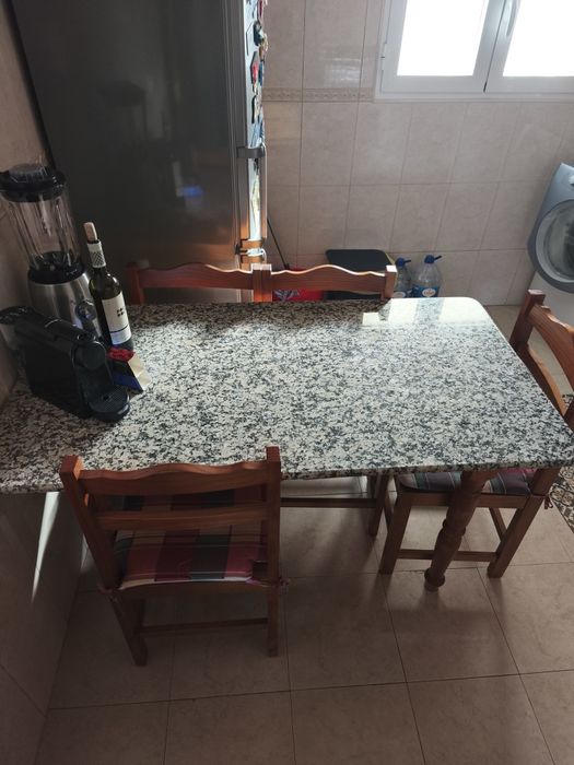 Mesa de Cozinha com 4 cadeiras