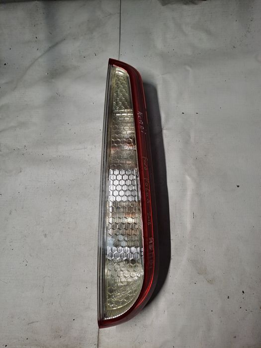 Lampa tylna tył prawa Ford Focus kombi  II Lift 07-11