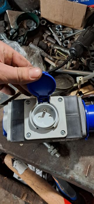 Rozdzielnica 32a 230v na 3x16a 230v z zabezpieczeniami nowa