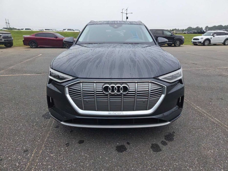Audi E-Tron      2019