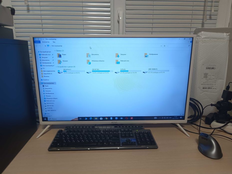 Smart TV -монітор 32" Kivi Full HD