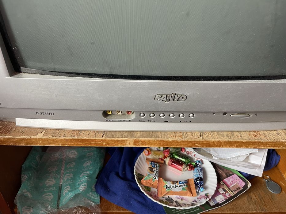 Продам телевизор sanyo