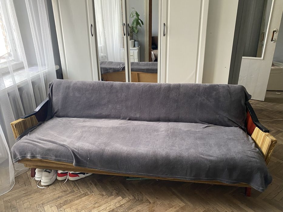 Диван старий, на дачу, безкоштовно