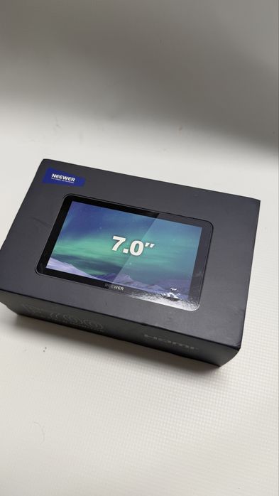 Monitor do kamery + 4 baterie nowe
