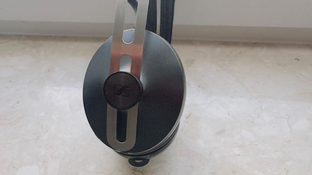 Momentum Wireless M2 AEBT