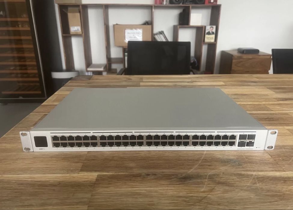 Unifi sw pro 24 Unifi sw pro 48