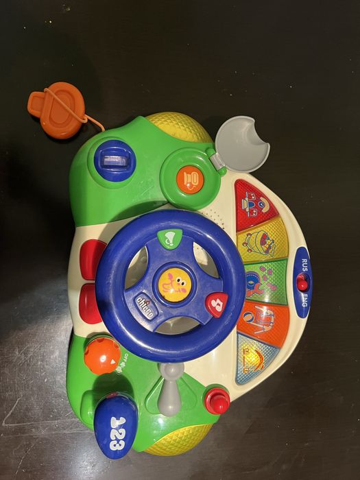 Ігрушка Chicco - автомобильний руль музыка+2 языка