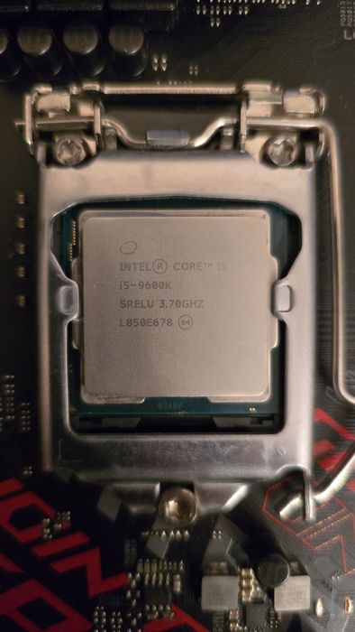 Комплект I5 9600k и ASUS ROG Strix Z390-H Gaming, 32 GB ddr4