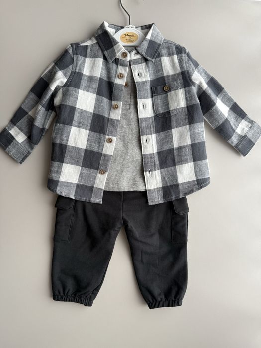 НОВИЙ Комплект одягу для малюків 3-6 місяців.