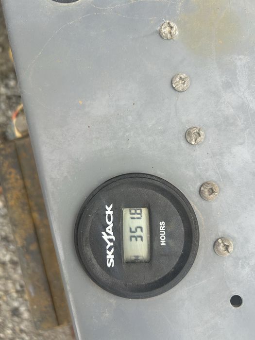 Elektryczna zwyżka podnośnik koszowy SKYJACK SJIII 3226