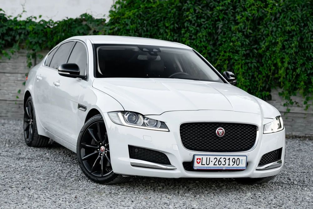 Jaguar XF 2,0 D Xenon Nawigacja Kamera Cofania Podgrzewane Fotele Tempomat