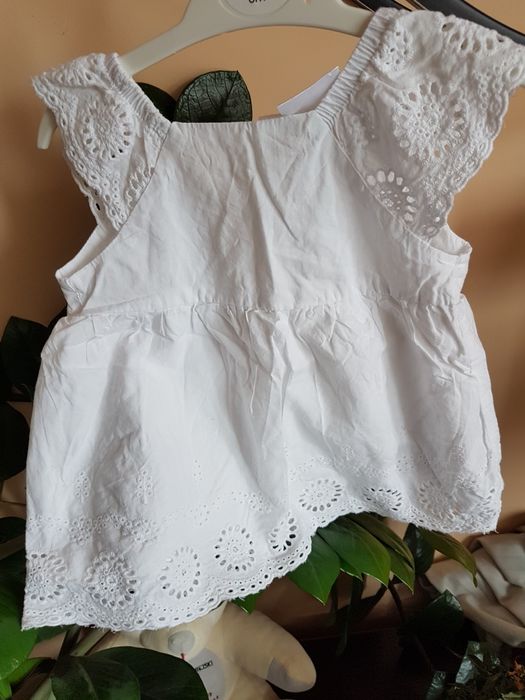 Sukienka dla niemowlaka 74