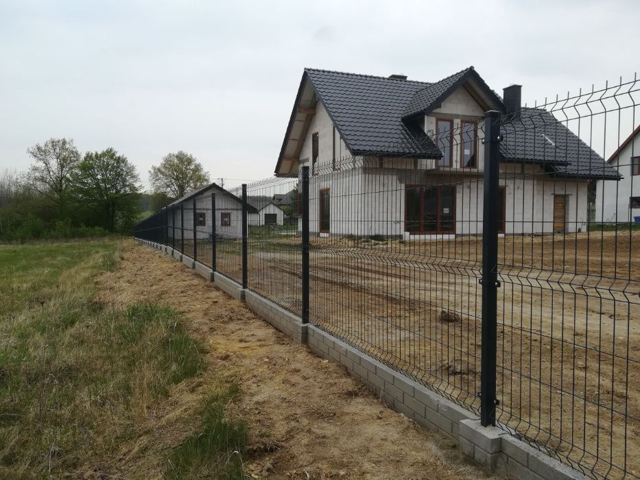 Ogrodzenie panelowe, systemowe, podmurówka, panel, siatka, montaż