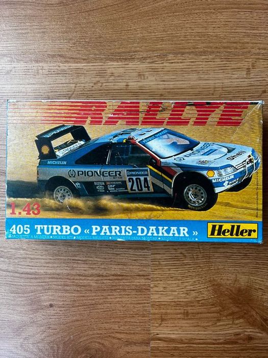 Kits de Modelismo Automóvel Heller 1:43 e Airfix 1:32
