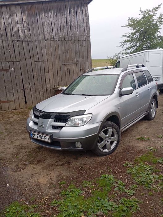 Mitsubishi Outlender, Міцубіші Аутлендер