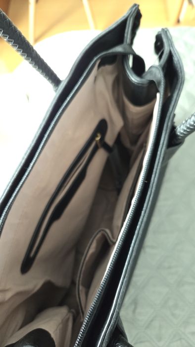 Mala grande com tachas