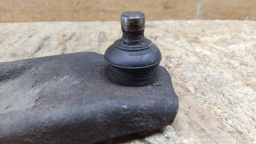 Suzuki SX4 2006-2013 Рычаг левый передний