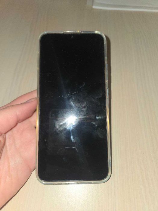 Телефон Realme C21