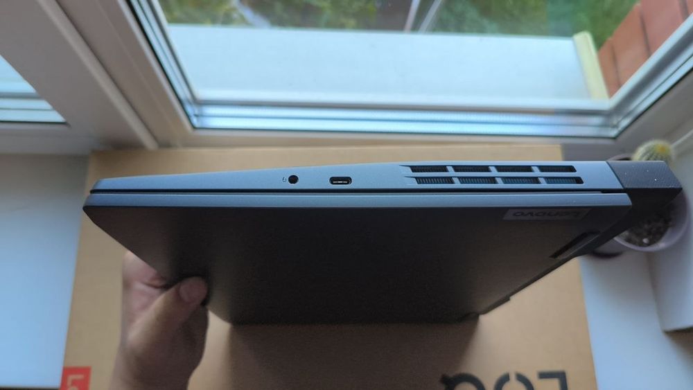 Ігровий ноутбук Lenovo LOQ 15IRH8 i7-13620H / RTX 4050 6G / 16GB DDR5