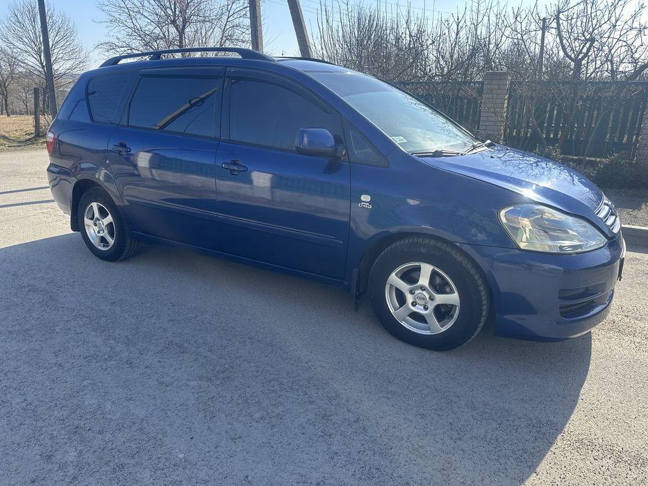 Продам тойота авесис версо