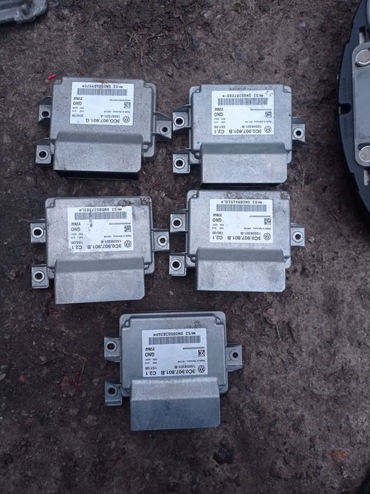 Блок керування ручним гальмом Volkswagen Passat B6 3C0907801B