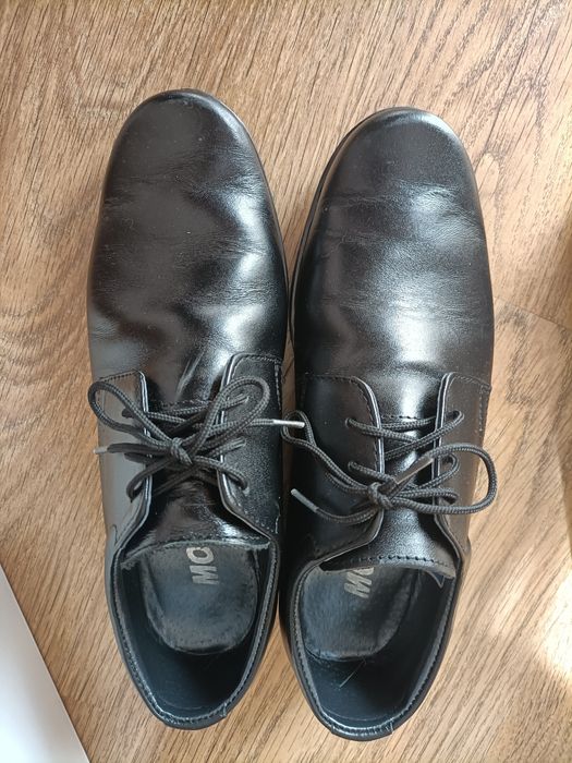 Sprzedam buty skóra naturalna buty ubrane raz do komuni rozmiar 33