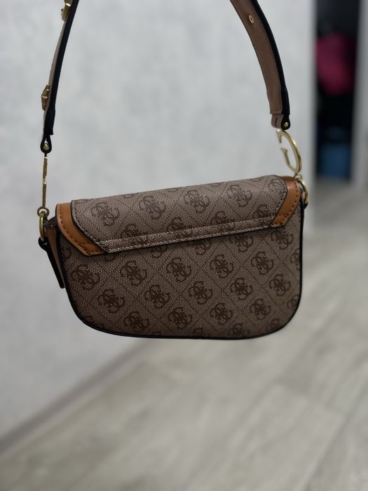 Сумка от Guess новая