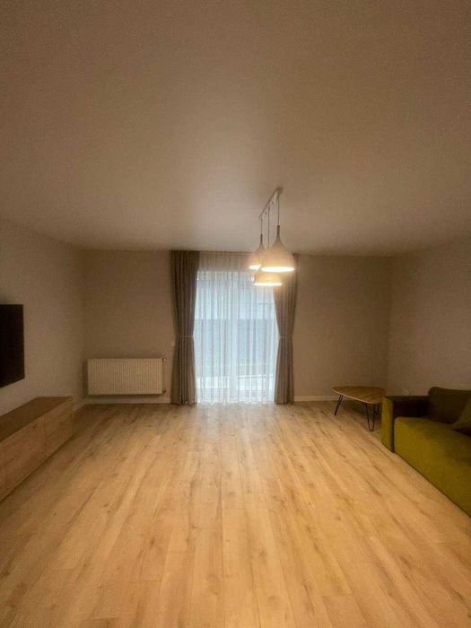 Оренда нового будинку є територія просторий Зимна Вода перша здача