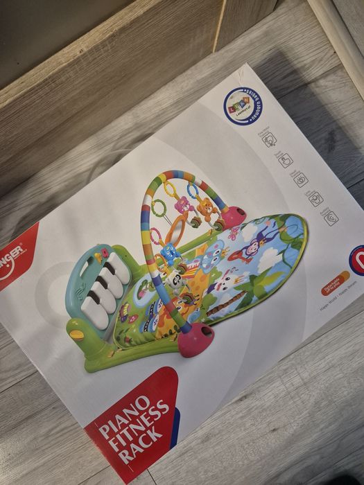 Mata edukacyjna z pianinkiem dla Niemowląt