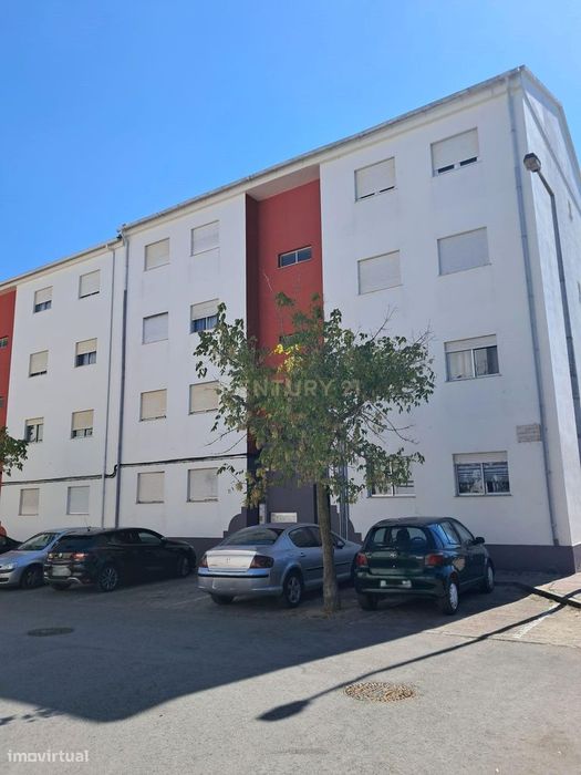 Apartamento T2 em Montijo com Varanda e Vista Cidade