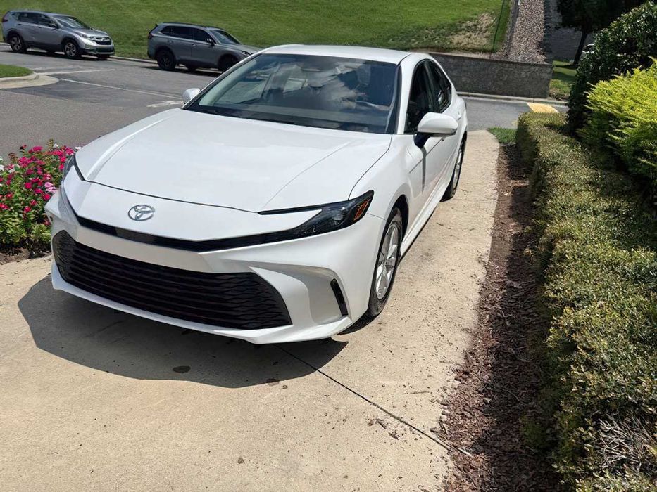 Toyota Camry      2025