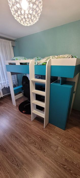 Łóżko piętrowe z biurkiem
