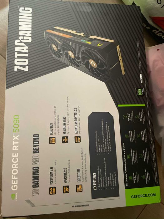 Zotac Gaming RTX 5090 Solid 32GB (Sem GPU / Placa Completa para Peças)