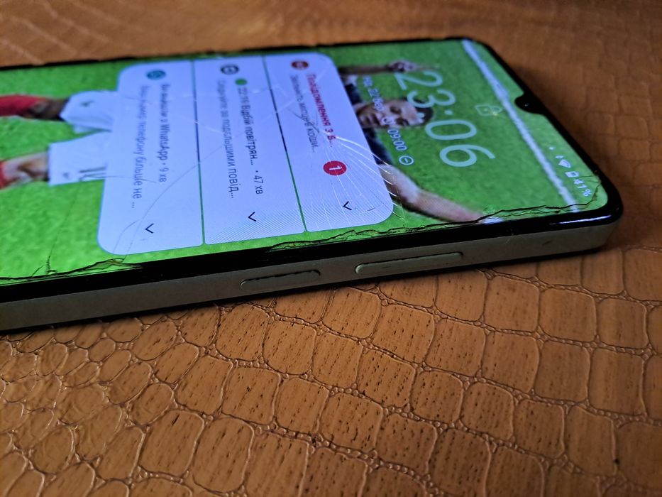 Мобільні телефони на запчастини