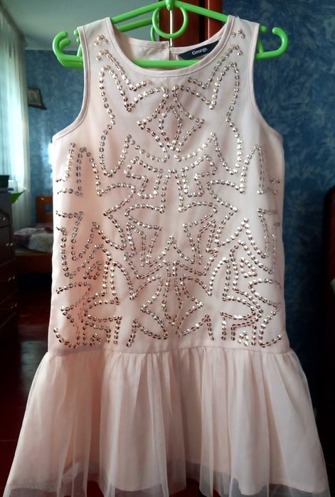 Продам плаття святкове