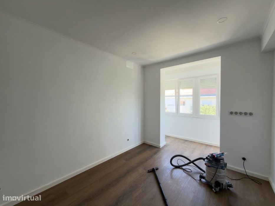 Apartamento T2, Reboleira, Amadora